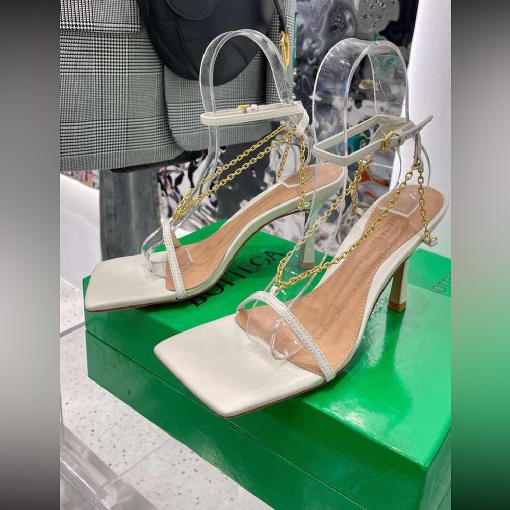 Bottega Veneta White Heels with Gold Chain
